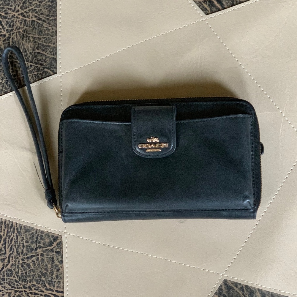 Coach Leather Zipper Wristlet Wallet